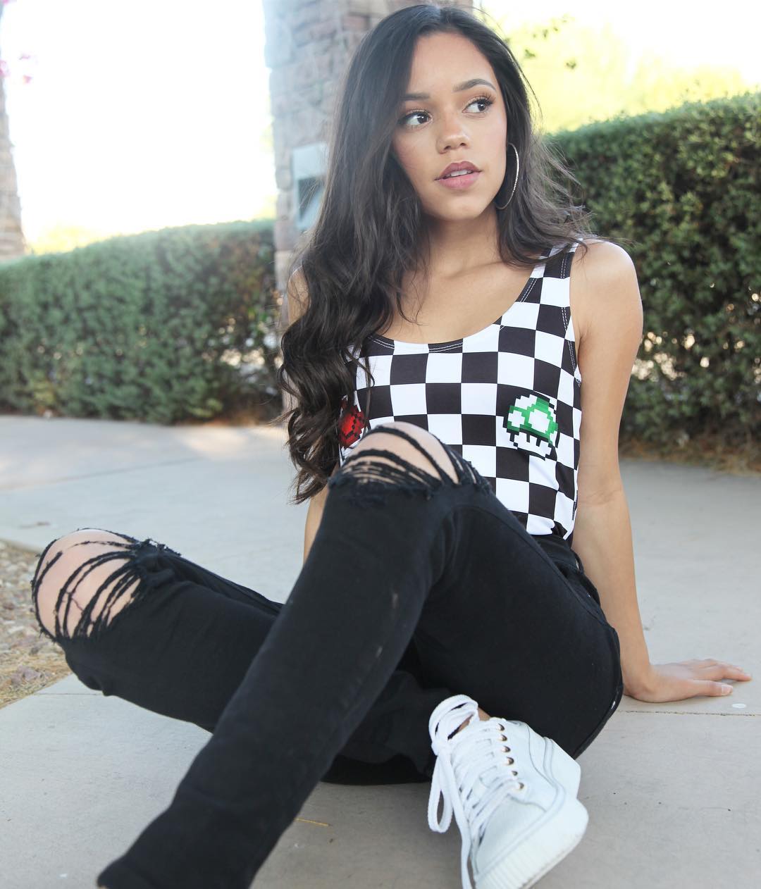 Jenna Ortega wallpaper.jpg