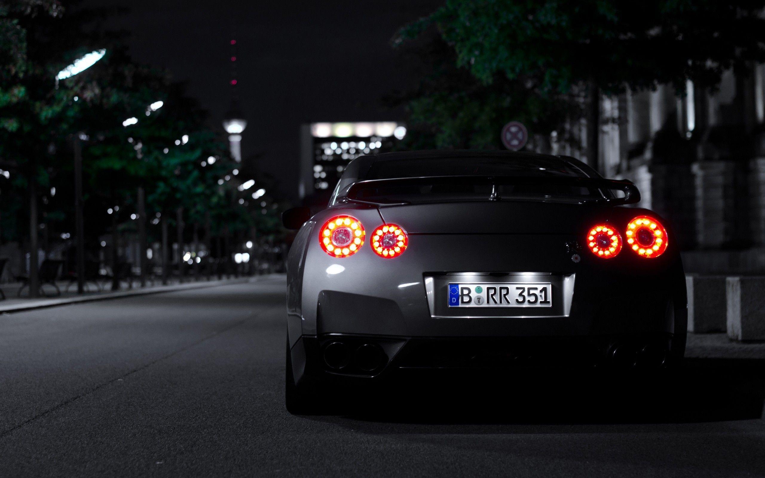 Nissan GT-R pictures.jpg