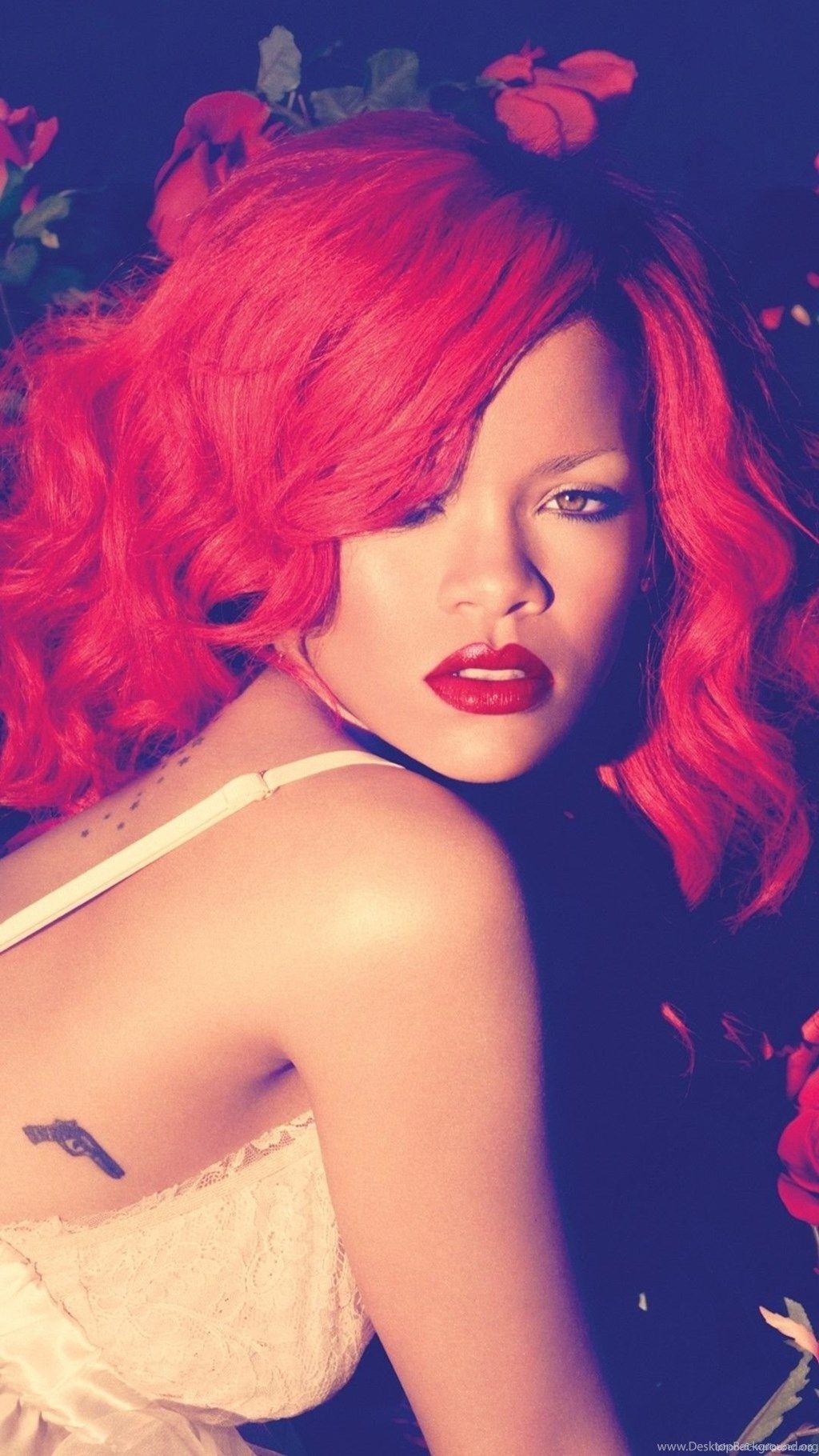 Rihanna iPhone pics.jpg