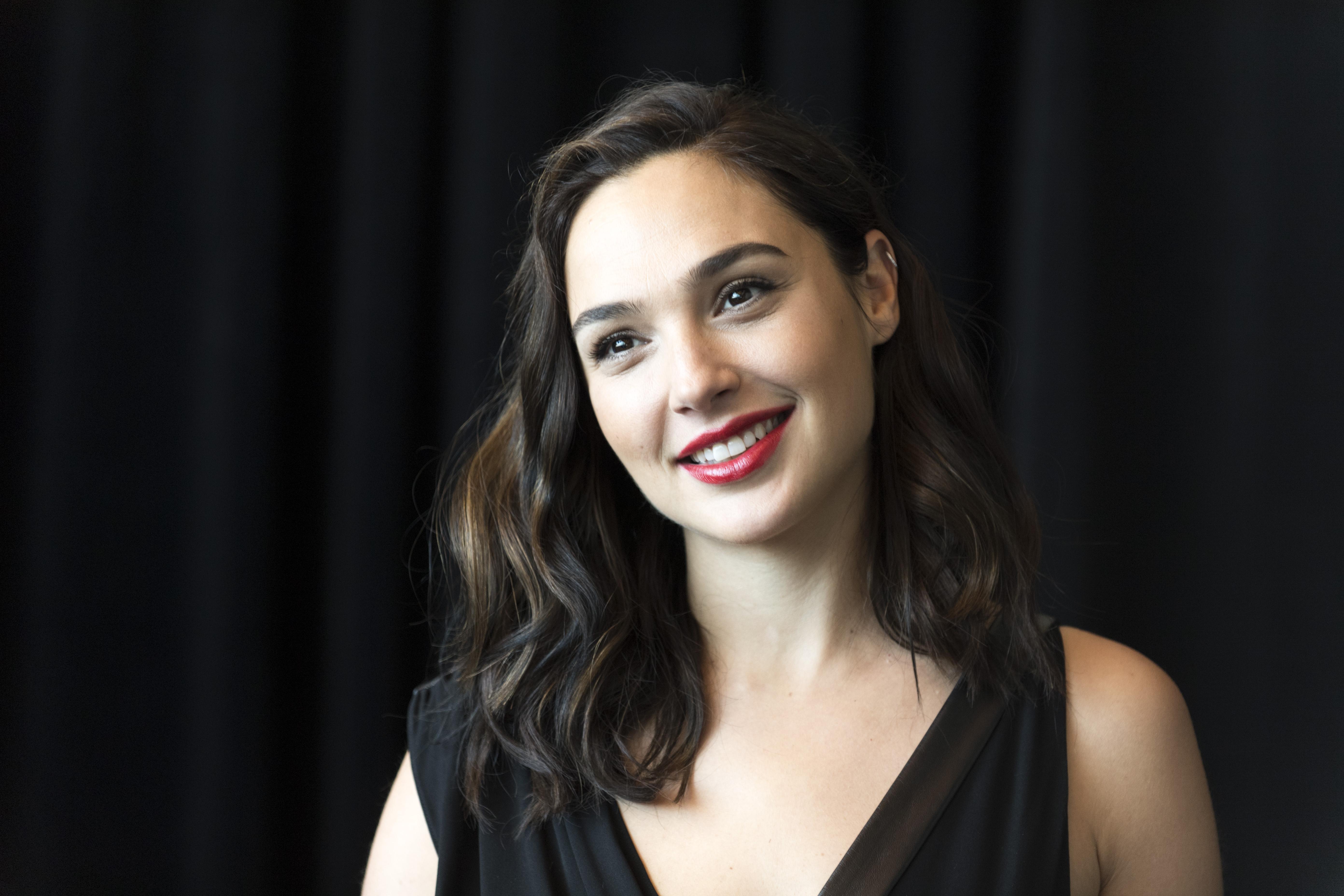 Gal Gadot Pics.jpg