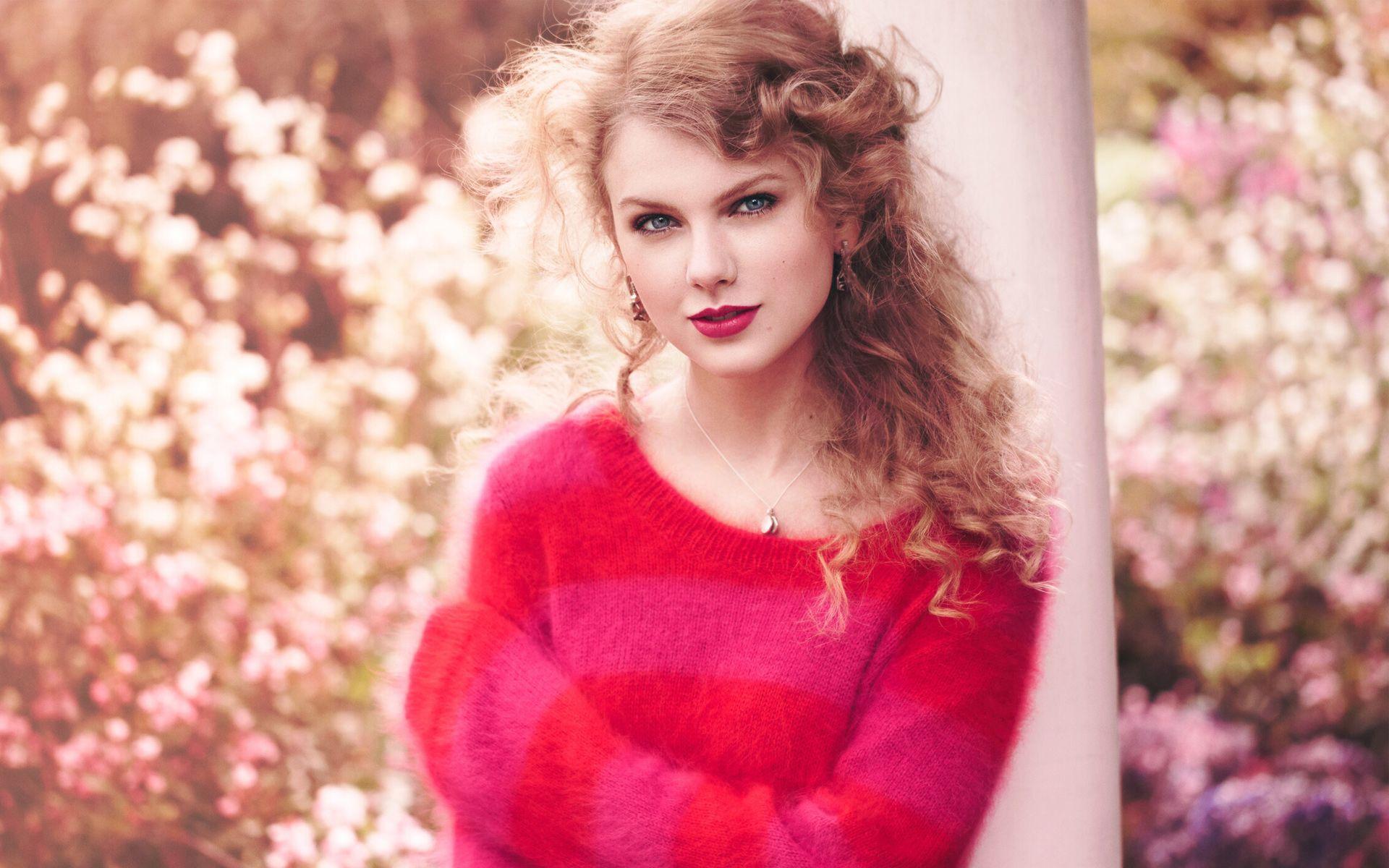 Taylor Swift Pics.jpg