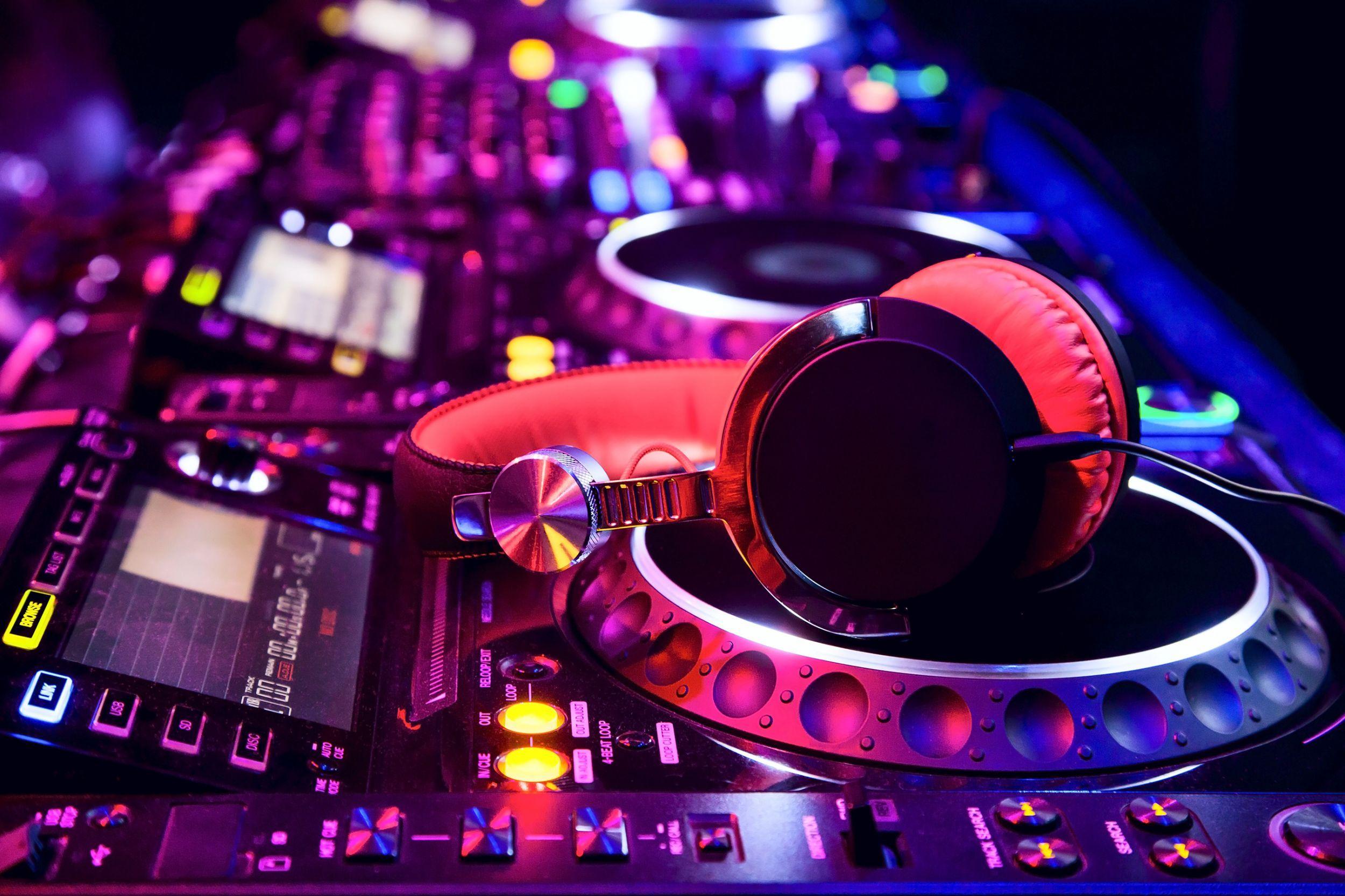 DJ Image.jpg
