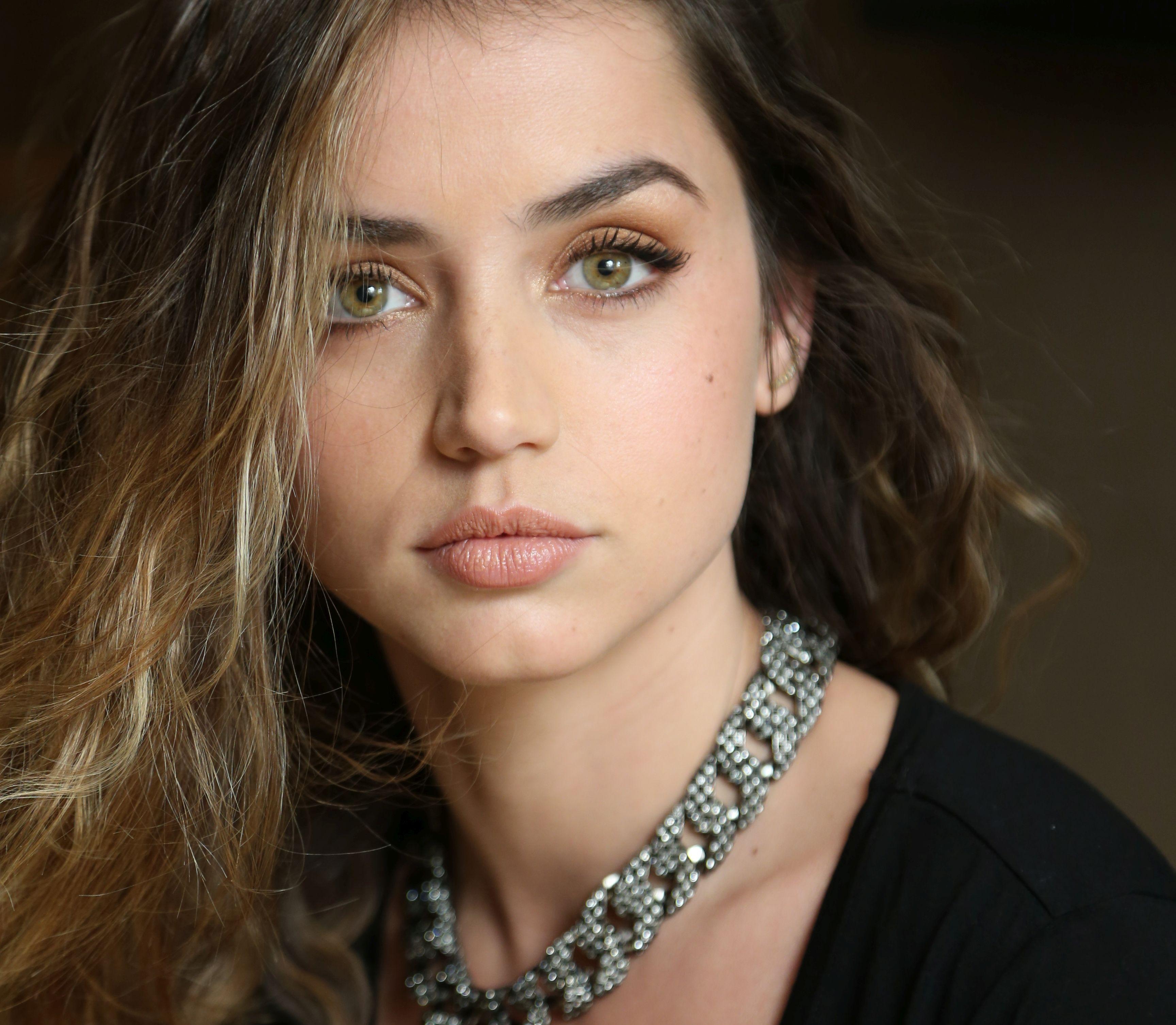 Ana De Armas Wallpapers.jpg