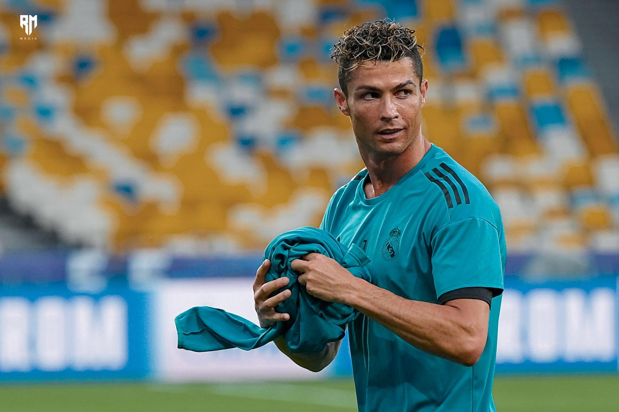 Noodle Hair Ronaldo pics.jpg