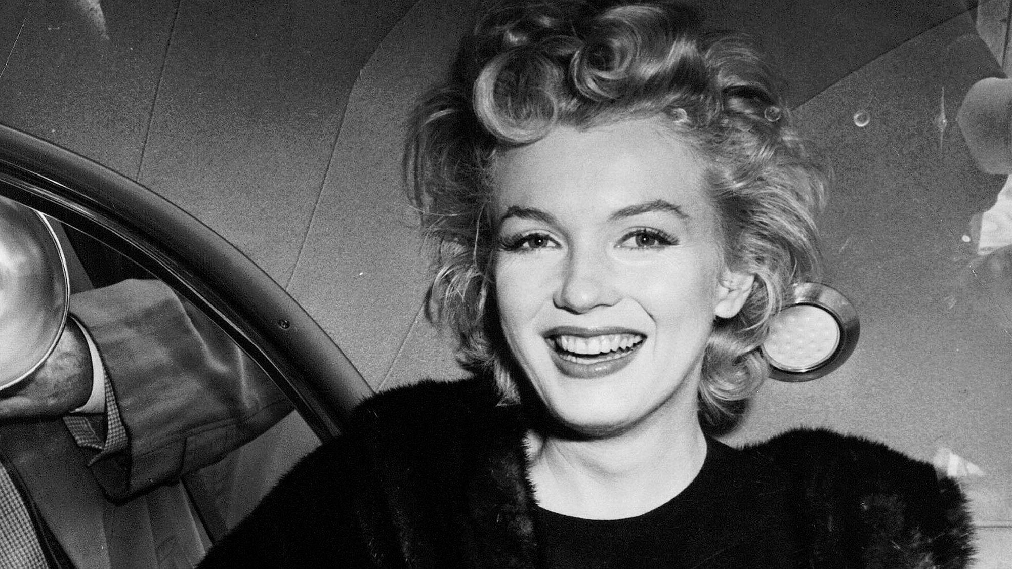 Marilyn Monroe pics.jpg