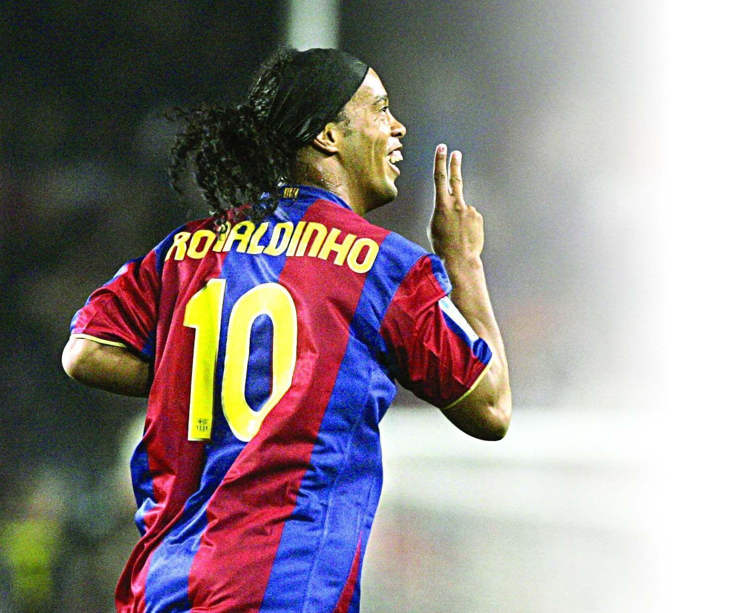 Ronaldinho wallpaper.jpg