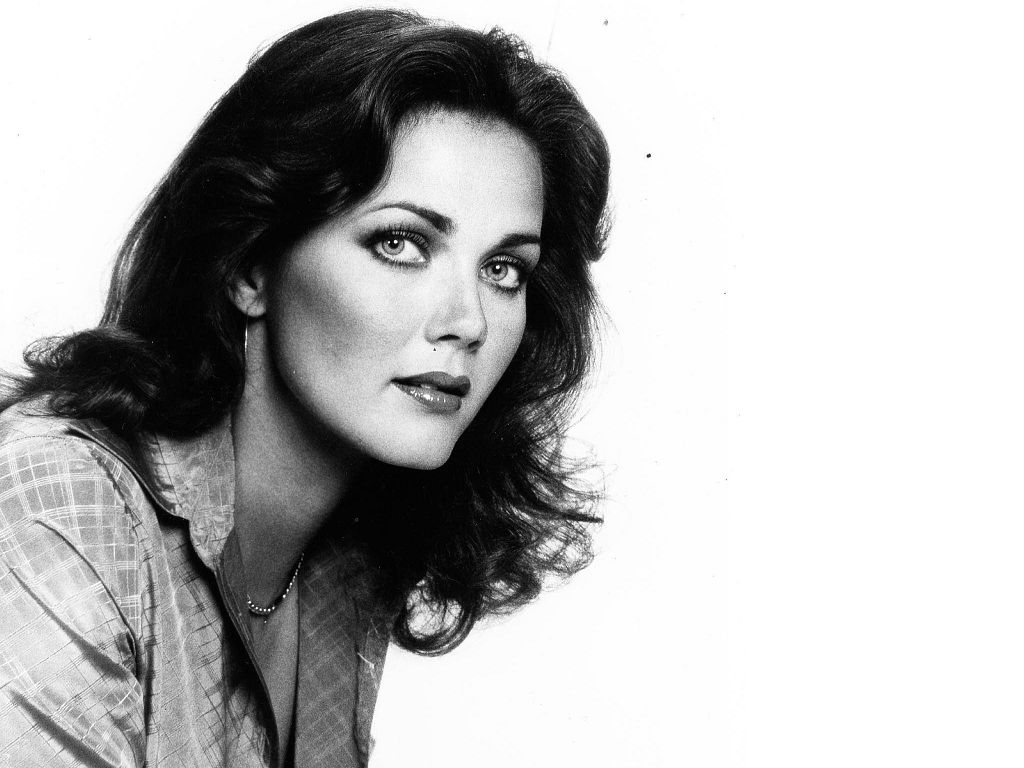 Lynda Carter Pictures.jpg