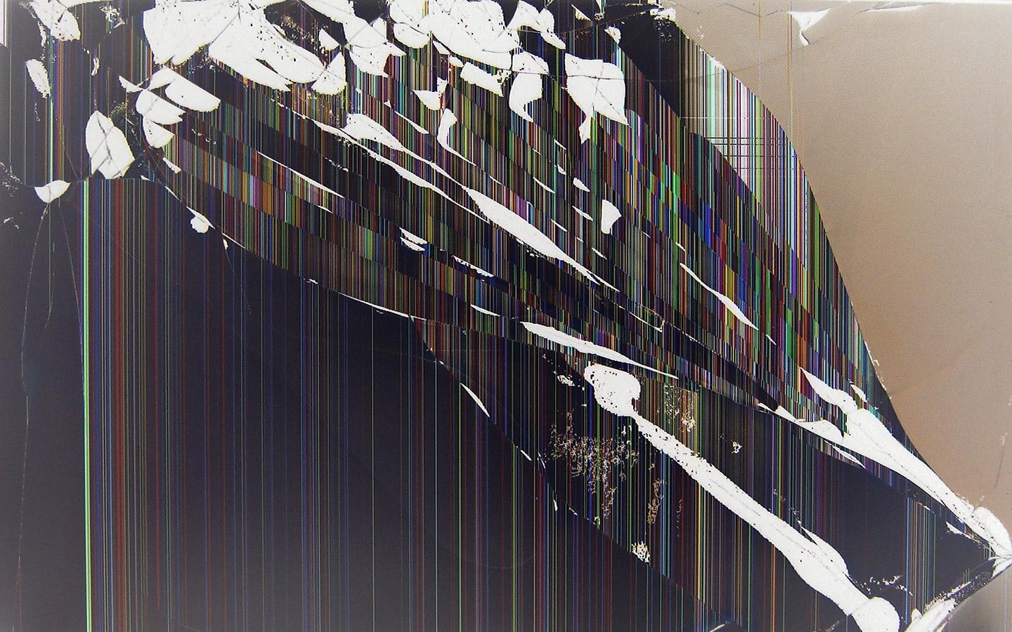 Broken Computer Screen Pictures.jpg