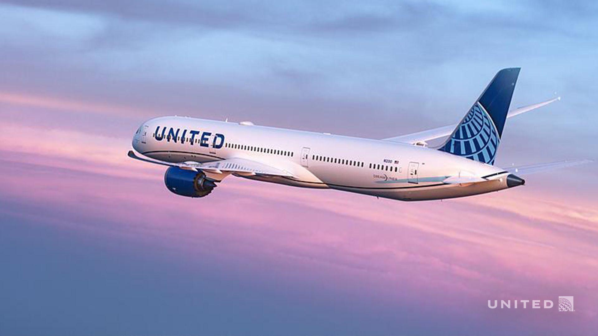 United Airlines wallpaper.jpg